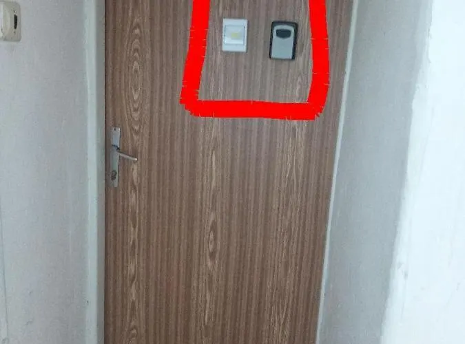 Vybavena Garsonka V Cihlovem Dome V Centru Apartmán